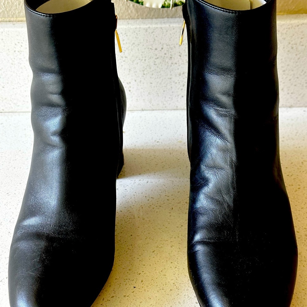 Salvatore Ferragamo leather ankle leather